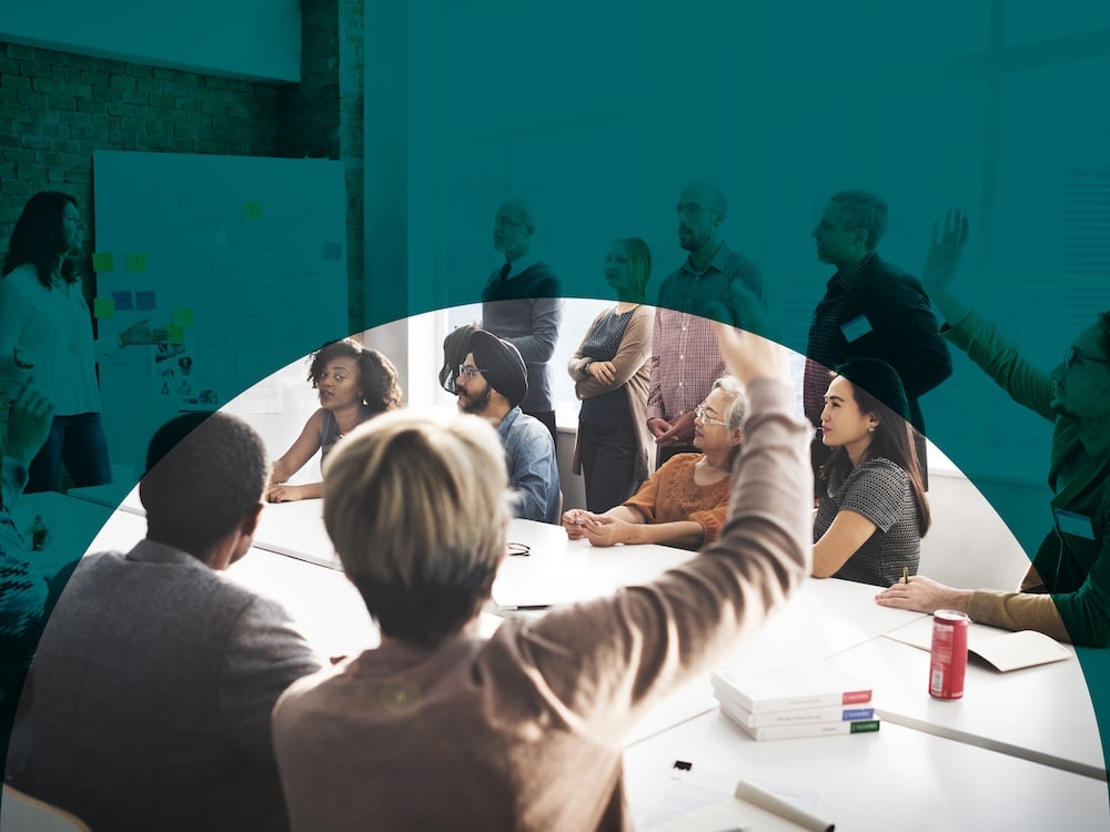Mediationsausbildung für Unternehmen Ausschnitt aus Konferenzraum bei Mediationsausbildung für Unternehmen